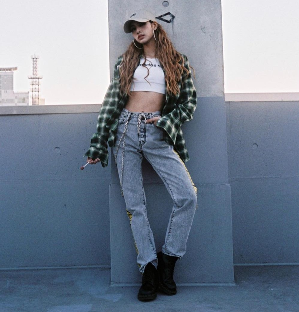 Mặc đẹp không khó với 10 ý tưởng diện áo sơ mi từ Lisa-9