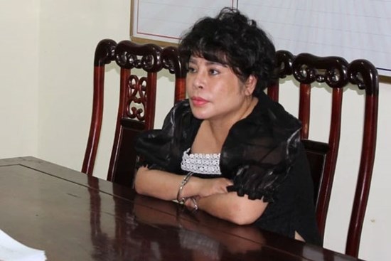 Người phụ nữ mất 3,7 tỷ đồng để nhận phôi bìa đất giả