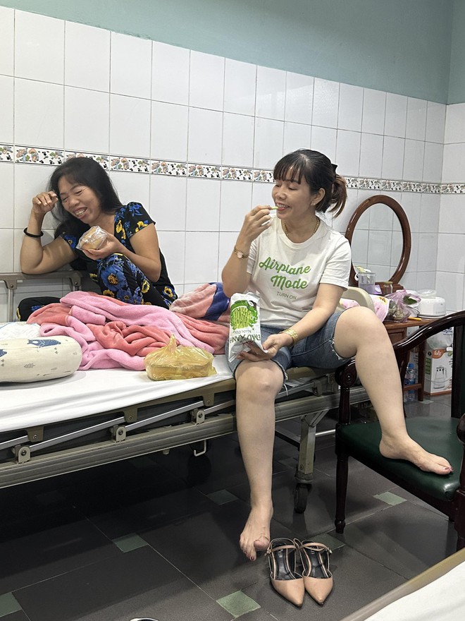 Câu chuyện cảm lạnh hút triệu views: Con dâu chuyển dạ vào viện chăm mẹ chồng và mẹ ruột-5