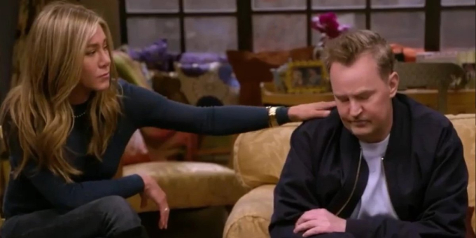 Vài giờ trước khi đột ngột qua đời trong bồn tắm của tài tử Friends-5