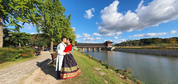 Chuyện tình nam MC làm host Chị Đẹp Đạp Gió: Từng đổ vỡ hôn nhân, đi bước nữa với vợ kém 14 tuổi-3