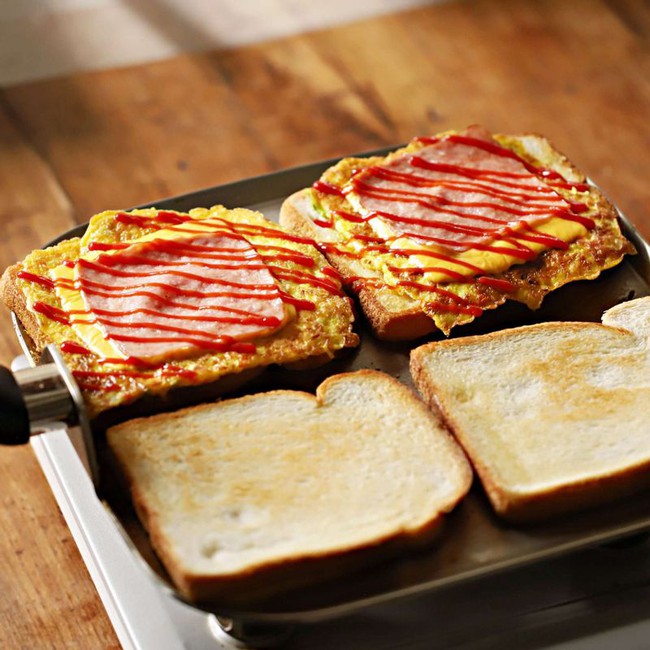 Chỉ mất khoảng 10 phút bạn sẽ có món bánh mì nướng bắp cải trứng cho bữa ăn sáng ngon tuyệt-6