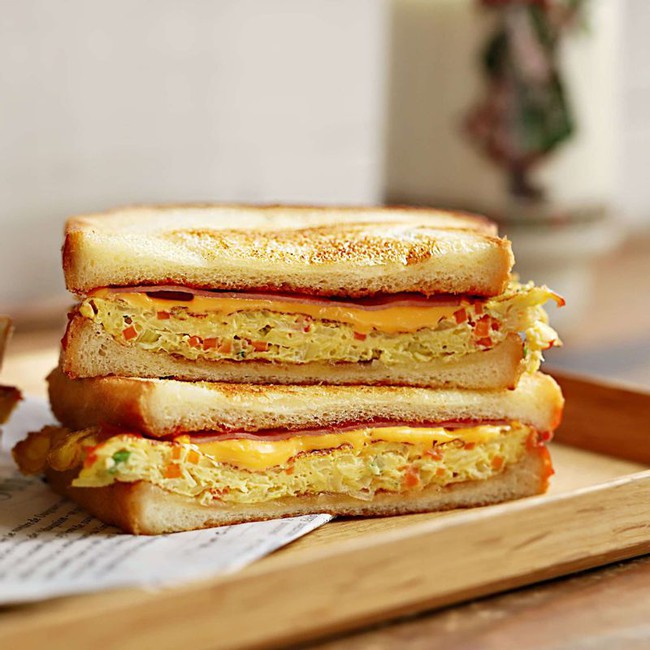 Chỉ mất khoảng 10 phút bạn sẽ có món bánh mì nướng bắp cải trứng cho bữa ăn sáng ngon tuyệt-7