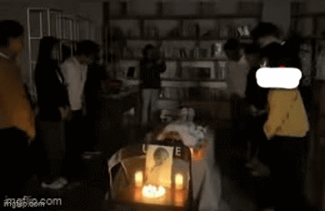 Cô gái 25 tuổi dành 3 ngày tự chuẩn bị tang lễ cho mình và mời bạn bè đến dự, lý do khiến nhiều người bất ngờ-2