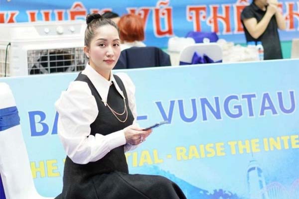 Từng lộ ảnh tròn trịa qua cam thường, Hương Tràm diện áo tắm khoe sắc vóc hiện tại gây bất ngờ-6