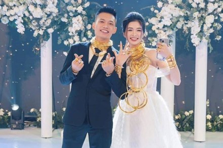Cô dâu Thanh Hóa đeo vàng 