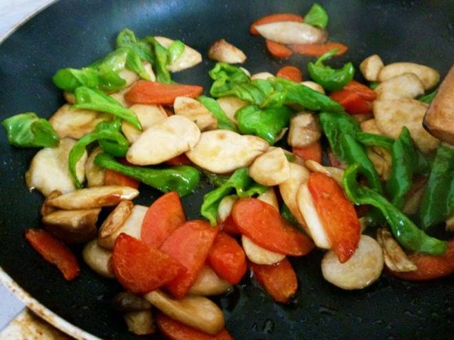 Loại nấm bán đầy chợ nhưng lại có vị như bào ngư, protein nhiều gấp 4-6 lần rau khác, xào kiểu này cực ngon-6