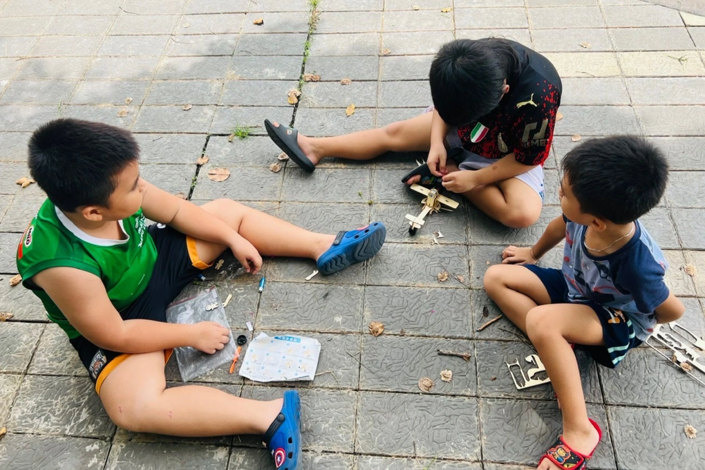 Mẹ toàn xin cơm thừa canh cặn, con học trường hàng trăm triệu đồng-4