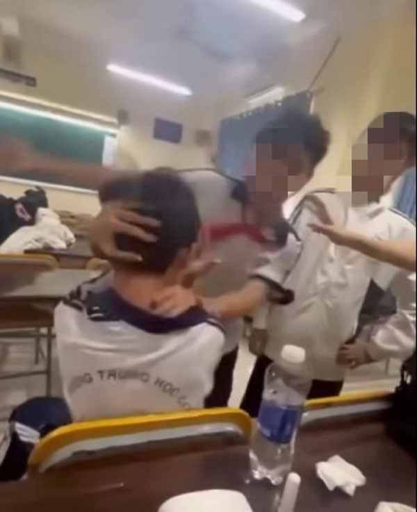 Vụ nam sinh đánh tới tấp bạn: Phòng GD&ĐT lên tiếng-1