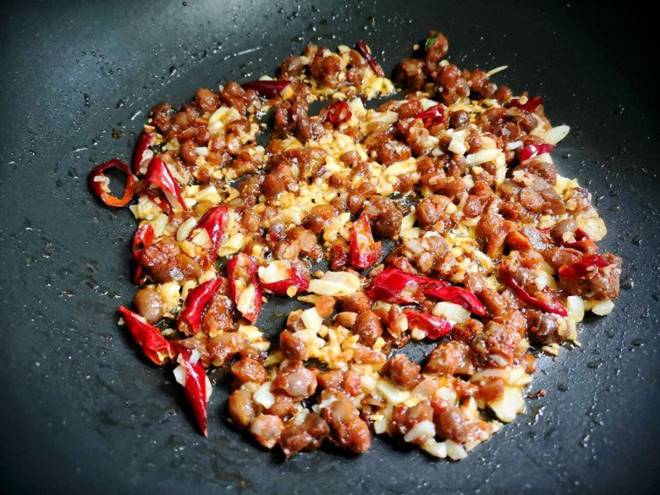 Cuối thu ăn rau này có thể dưỡng ẩm cho da, giảm nóng trong và xoa dịu tinh thần giúp dễ ngủ, cách nấu đơn cực giản-2