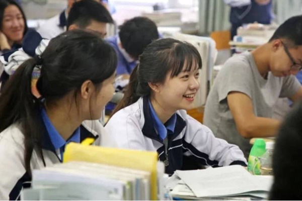 Con gái Hà Anh múa ba lê cực dẻo, dân tình xuýt xoa khen ngợi mẹ siêu mẫu nuôi con khéo-13