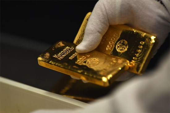 Giá vàng hôm nay 31/10/2023 lao dốc, mất mốc 2.000 USD/ounce