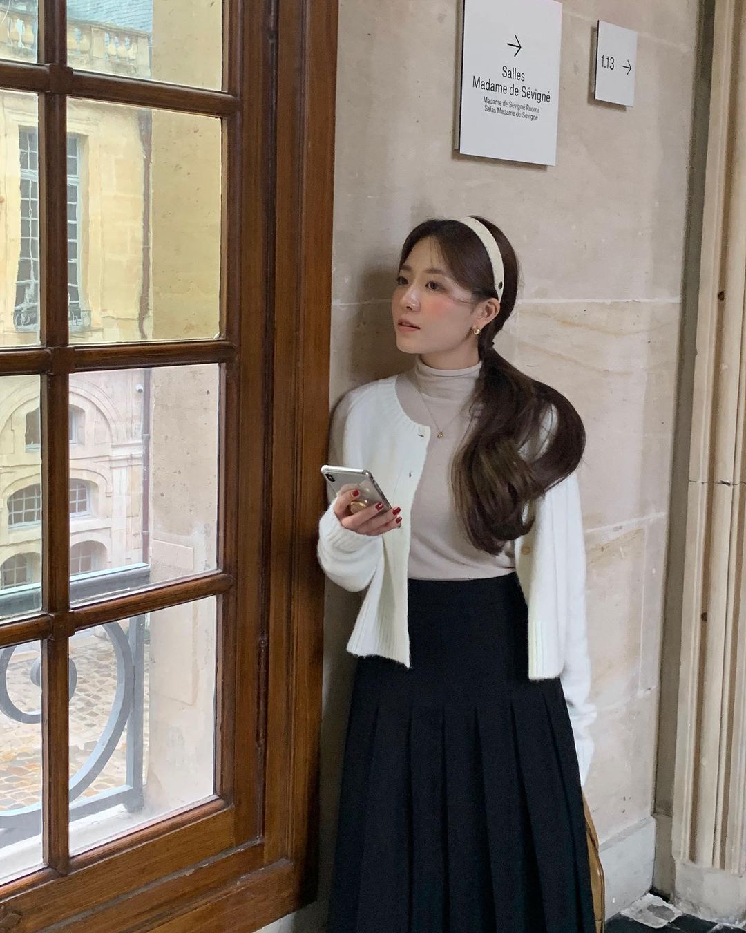 9 cách diện áo khoác dáng ngắn tôn dáng và thanh lịch trong mùa lạnh-9