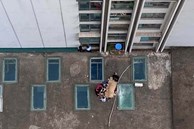 Nữ sinh lớp 7 rơi từ tầng cao chung cư tử vong ở Hà Nội