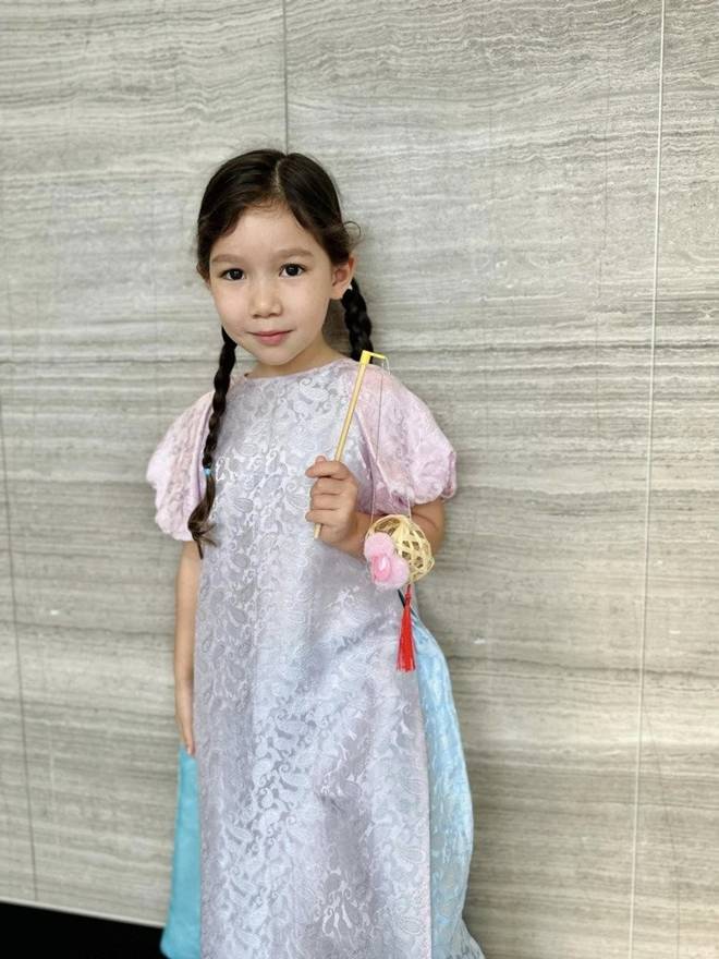 Con gái Hà Anh múa ba lê cực dẻo, dân tình xuýt xoa khen ngợi mẹ siêu mẫu nuôi con khéo-5