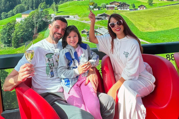 Con gái Hà Anh múa ba lê cực dẻo, dân tình xuýt xoa khen ngợi mẹ siêu mẫu nuôi con khéo-6