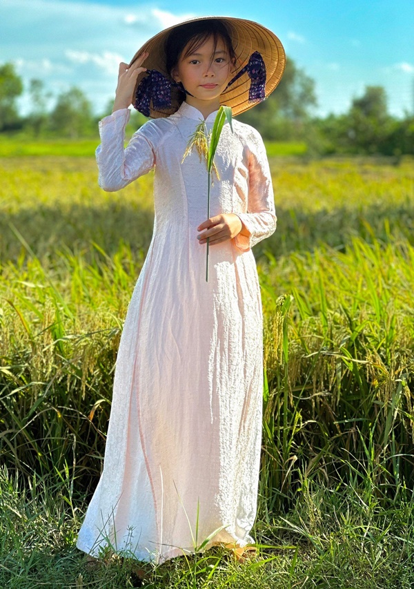 Con gái 9 tuổi của Đoan Trang: Nói thành thạo 3 thứ tiếng, chiều cao ấn tượng hơn mẹ nhờ 1 bí quyết liên quan đến giấc ngủ-3