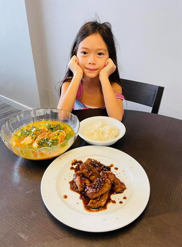 Con gái 9 tuổi của Đoan Trang: Nói thành thạo 3 thứ tiếng, chiều cao ấn tượng hơn mẹ nhờ 1 bí quyết liên quan đến giấc ngủ-5