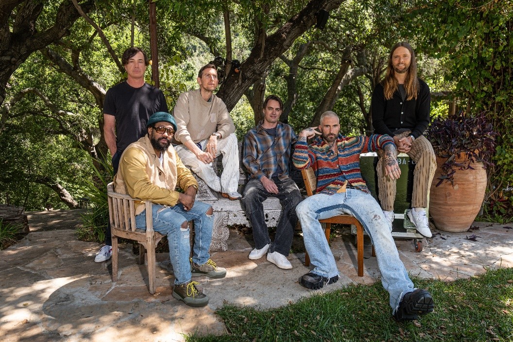 Những điều ít biết về Maroon 5 - ‘ngôi sao chính’ của 8Wonder Winter Festival-5