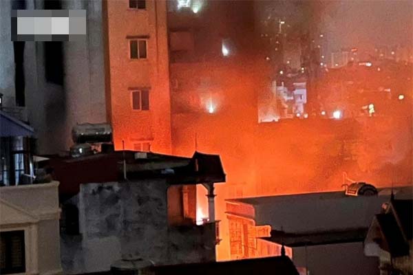 Vụ cháy chung cư mini ở Khương Hạ: Nam sinh nhảy từ tầng 10 đã trở lại trường học-4