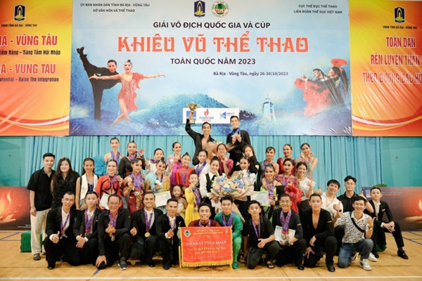 Phan Hiển gửi lời đặc biệt đến Khánh Thi: Cô ấy tạo nên tôi ngày hôm nay-1