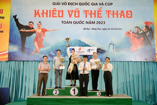 Phan Hiển gửi lời đặc biệt đến Khánh Thi: Cô ấy tạo nên tôi ngày hôm nay-4