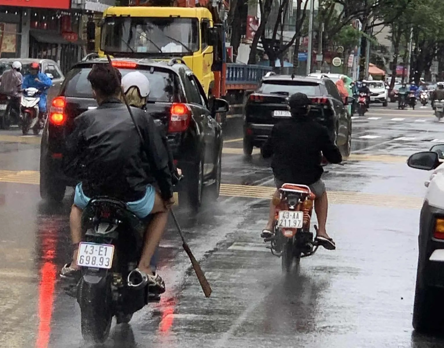 Xác định danh tính 3 kẻ mang đao lượn lờ giữa phố ở Đà Nẵng-1