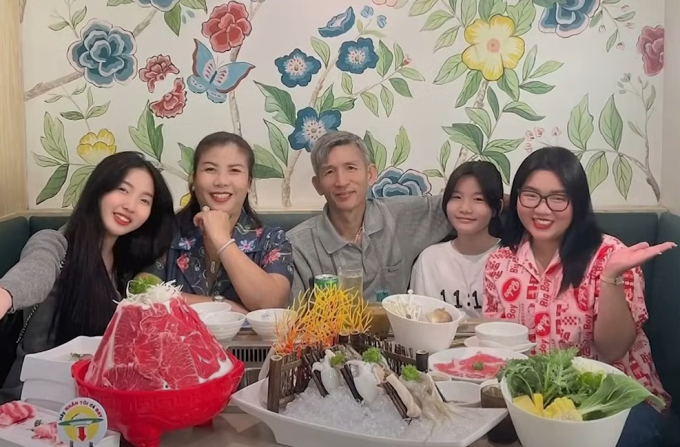 Công tử nhà giàu cãi lời mẹ yêu cô gái nghèo, cưới xong phá sản và cái kết sau 29 năm-1