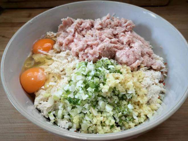 Củ này đang vào mùa, được coi là nhân sâm mùa đông bán đầy chợ, đem nấu được món mềm trong giòn ngoài ăn cực cuốn-5