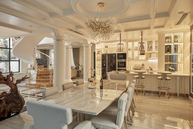 Lệ Quyên flex với Diva Mỹ Linh mỗi nơi có 1 căn nhà: Cận cảnh biệt thự 600m2 nguy nga, có cả nhà ở Mỹ-7