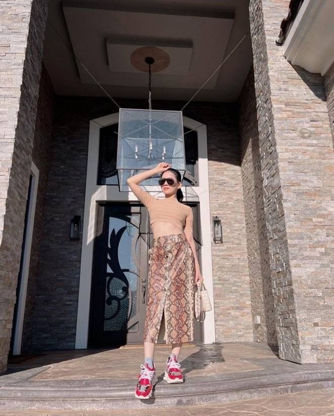 Lệ Quyên flex với Diva Mỹ Linh mỗi nơi có 1 căn nhà: Cận cảnh biệt thự 600m2 nguy nga, có cả nhà ở Mỹ-19