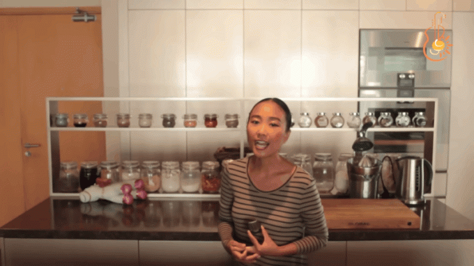 Mê cách chị đẹp Đoan Trang khoe nhà ở Singapore: Căn bếp triệu đô chồng Tây tự thiết kế, tủ đồ hiệu nhiều món độc lạ-8