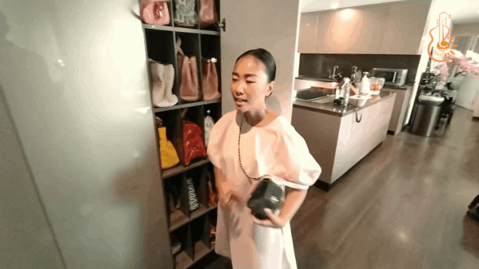 Mê cách chị đẹp Đoan Trang khoe nhà ở Singapore: Căn bếp triệu đô chồng Tây tự thiết kế, tủ đồ hiệu nhiều món độc lạ-10