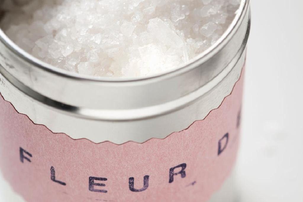 Loại muối đắt đỏ dành cho hoàng gia, giá bán hơn 10 triệu đồng/kg-1