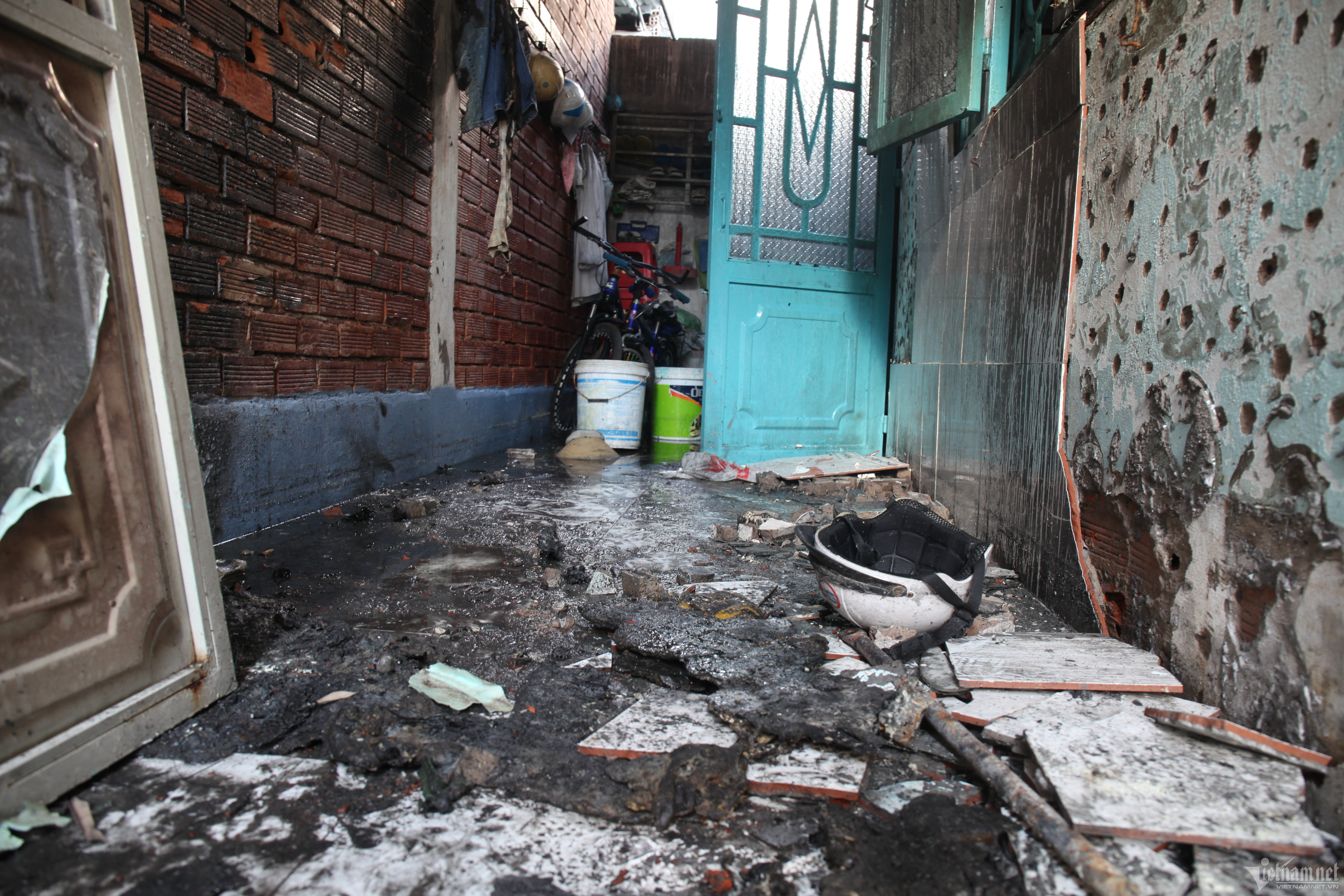 Bị hàng xóm phóng hoả đốt nhà, gia đình nghèo lâm vào cảnh trắng tay-4