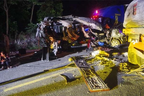 Vụ tai nạn 5 người tử vong: Khởi tố vụ án, tạm giữ hình sự tài xế xe 16 chỗ