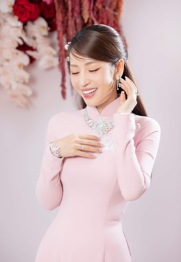 Puka được mẹ chồng tặng trang sức kim cương tiền tỷ trong lễ hỏi-4