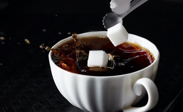 Phụ nữ sau tuổi 25 càng nên tránh uống cà phê với thứ này vì hại sức khỏe lại già nhanh-3