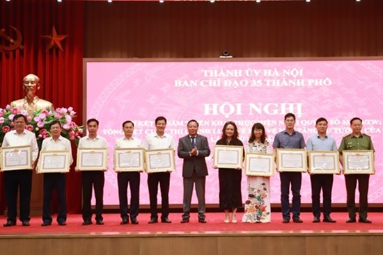 Hà Nội trao giải Cuộc thi chính luận về bảo vệ nền tảng tư tưởng của Đảng lần thứ ba cho 41 tác phẩm