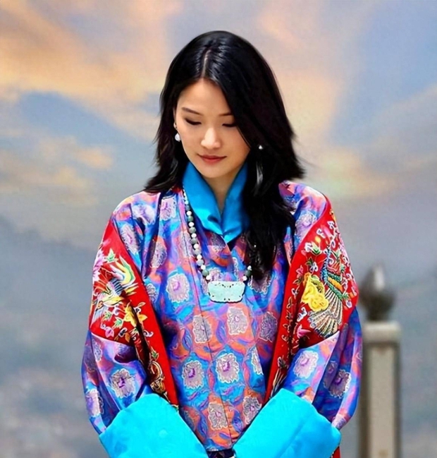 Hoàng hậu vạn người mê của Bhutan lộ diện sau khi hạ sinh công chúa, nhan sắc hiện tại khiến ai cũng bất ngờ-1