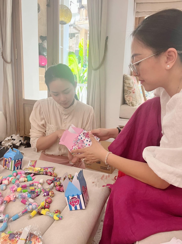 Đại gia Đức An lộ diện giản dị, cùng Phan Như Thảo làm điều đặc biệt trong ngày kết thúc vụ tranh chấp tài sản-3