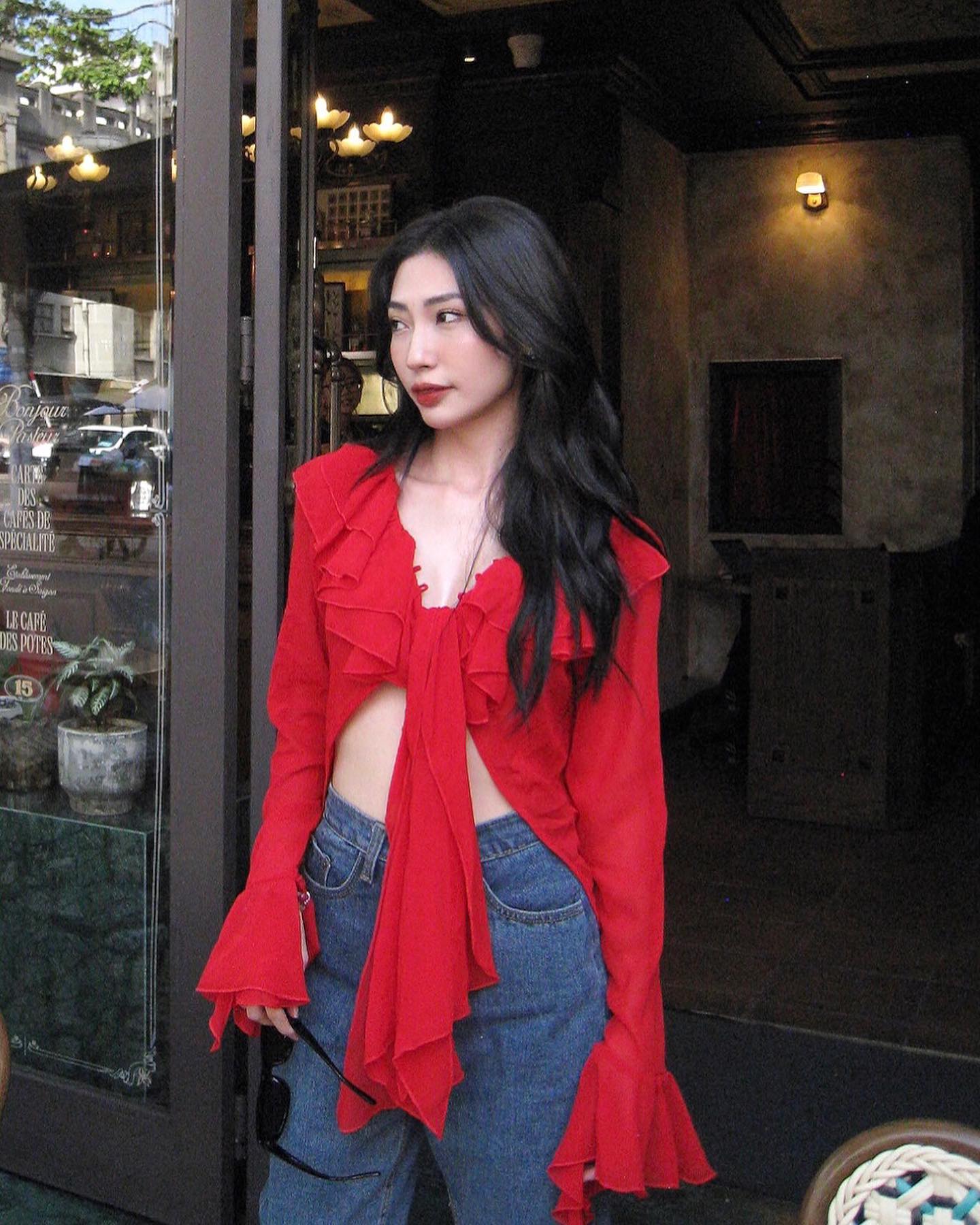 Thời trang của Khổng Tú Quỳnh (Chị đẹp đạp gió rẽ sóng), ai muốn trẻ hóa phong cách nên học tập-4