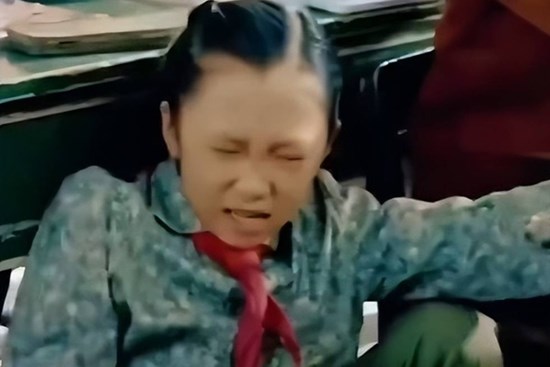 Trò đùa tưởng vô hại của con khiến bố mẹ mất oan 350 triệu, tương lai một đứa trẻ bị ảnh hưởng