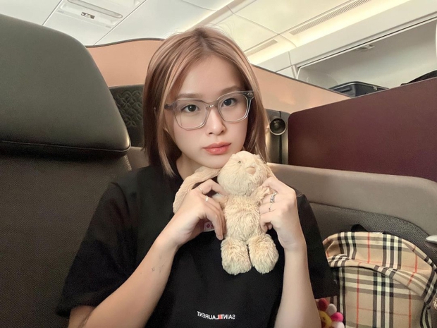 Chao công khai ảnh khoá môi” bạn trai, hé lộ số tuổi chênh lệch gây bất ngờ-4