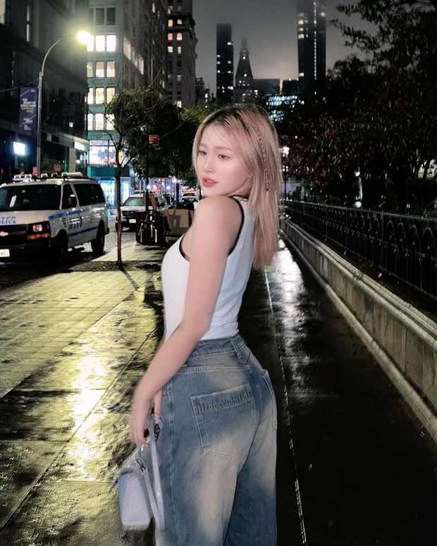 Chao công khai ảnh khoá môi” bạn trai, hé lộ số tuổi chênh lệch gây bất ngờ-6