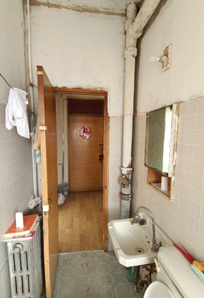 Căn hộ 59 tuổi được cải tạo: Từ ẩm mốc, cũ kỹ thành lung linh, hiện đại khiến ai cũng bất ngờ-14