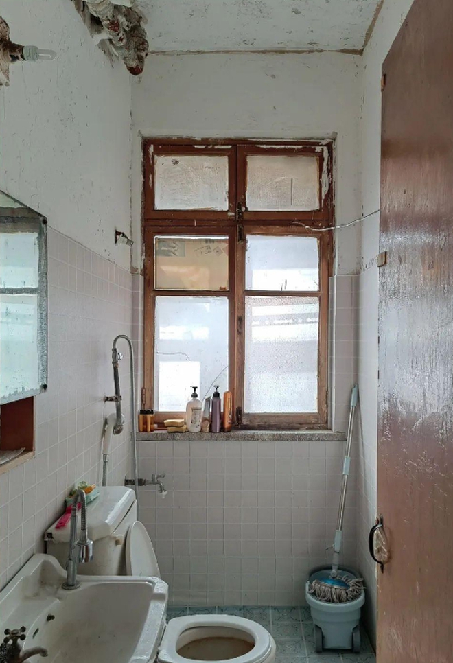 Căn hộ 59 tuổi được cải tạo: Từ ẩm mốc, cũ kỹ thành lung linh, hiện đại khiến ai cũng bất ngờ-16