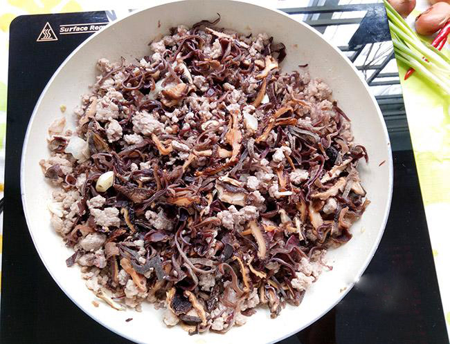 Mách bạn công thức làm bánh đúc thịt nóng hổi, thơm ngon chỉ trong 20 phút-5