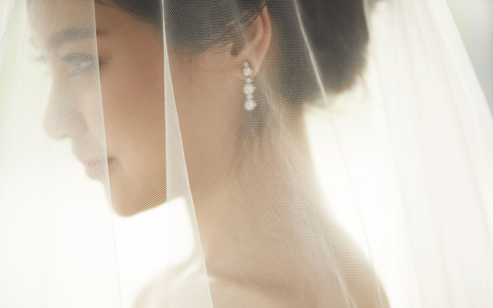 Đêm tân hôn, mẹ chồng bắt tôi ký vào giấy cam kết trong đau đớn-1