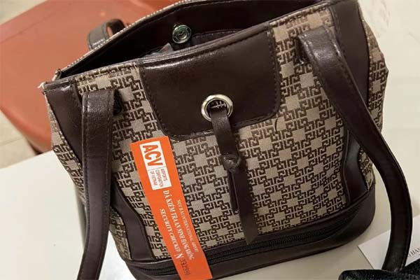 Chân tướng cặp vợ chồng hờ trong vai nhà ngoại cảm ở Bà Rịa - Vũng Tàu-2